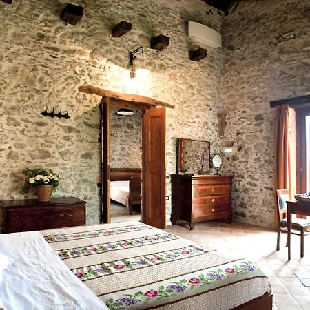 Отель Residenza D'Epoca Borgodifiume Фьюмефреддо-Бруцио Экстерьер фото