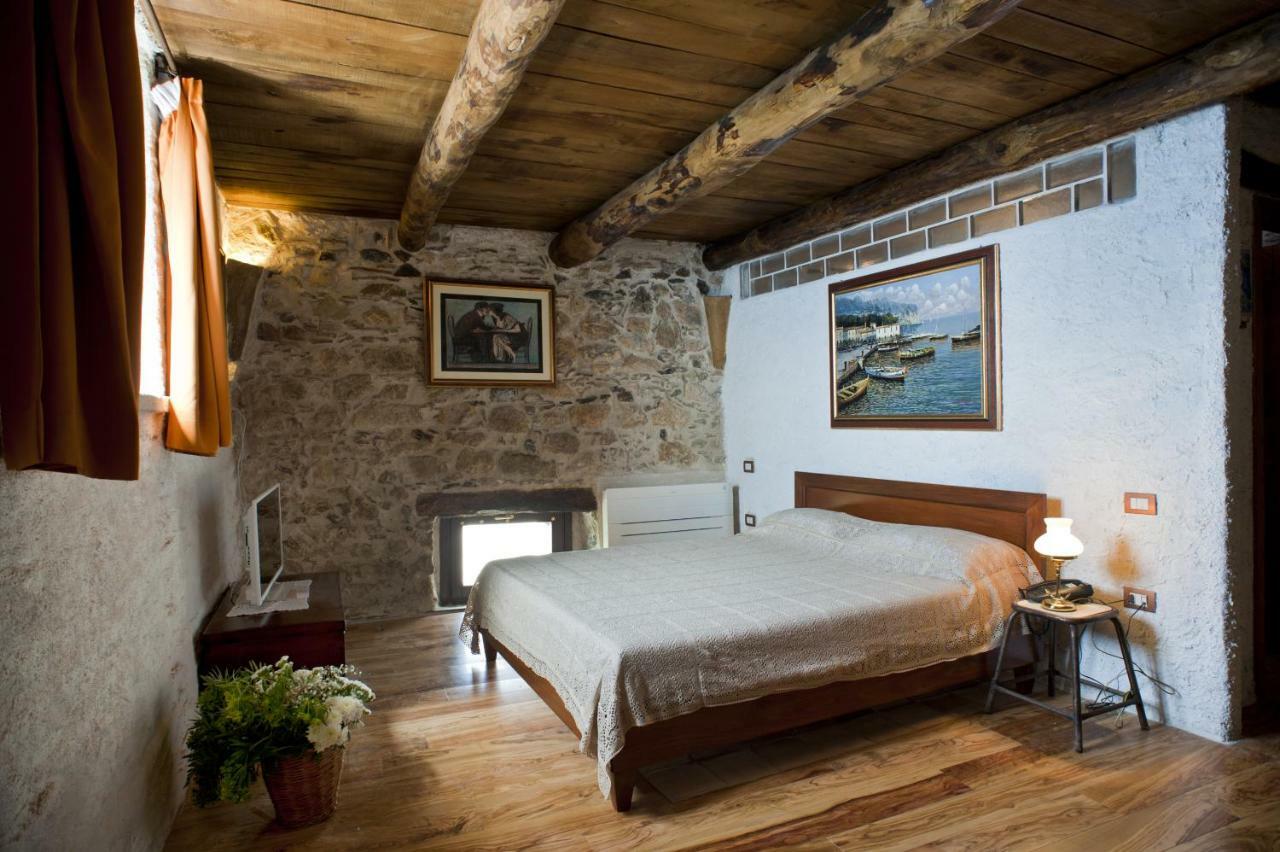 Отель Residenza D'Epoca Borgodifiume Фьюмефреддо-Бруцио Экстерьер фото